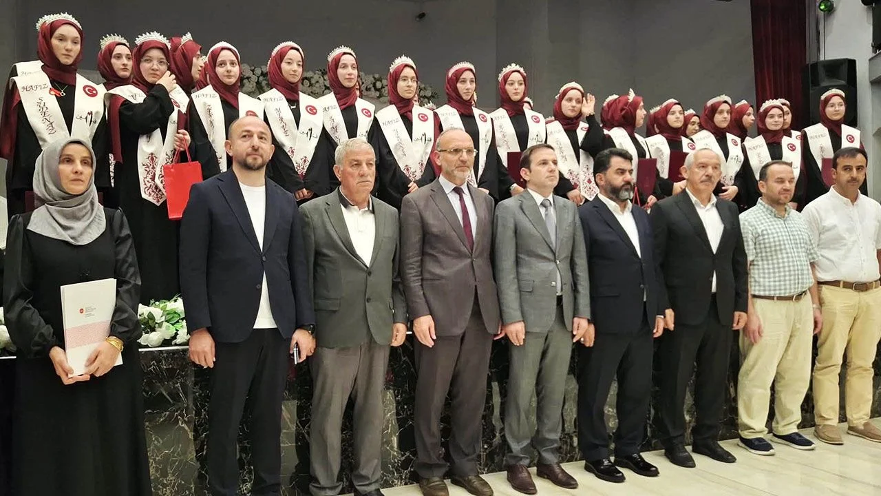 Vakfıkebir'de 36 hafız için icazet merasimi düzenlendi