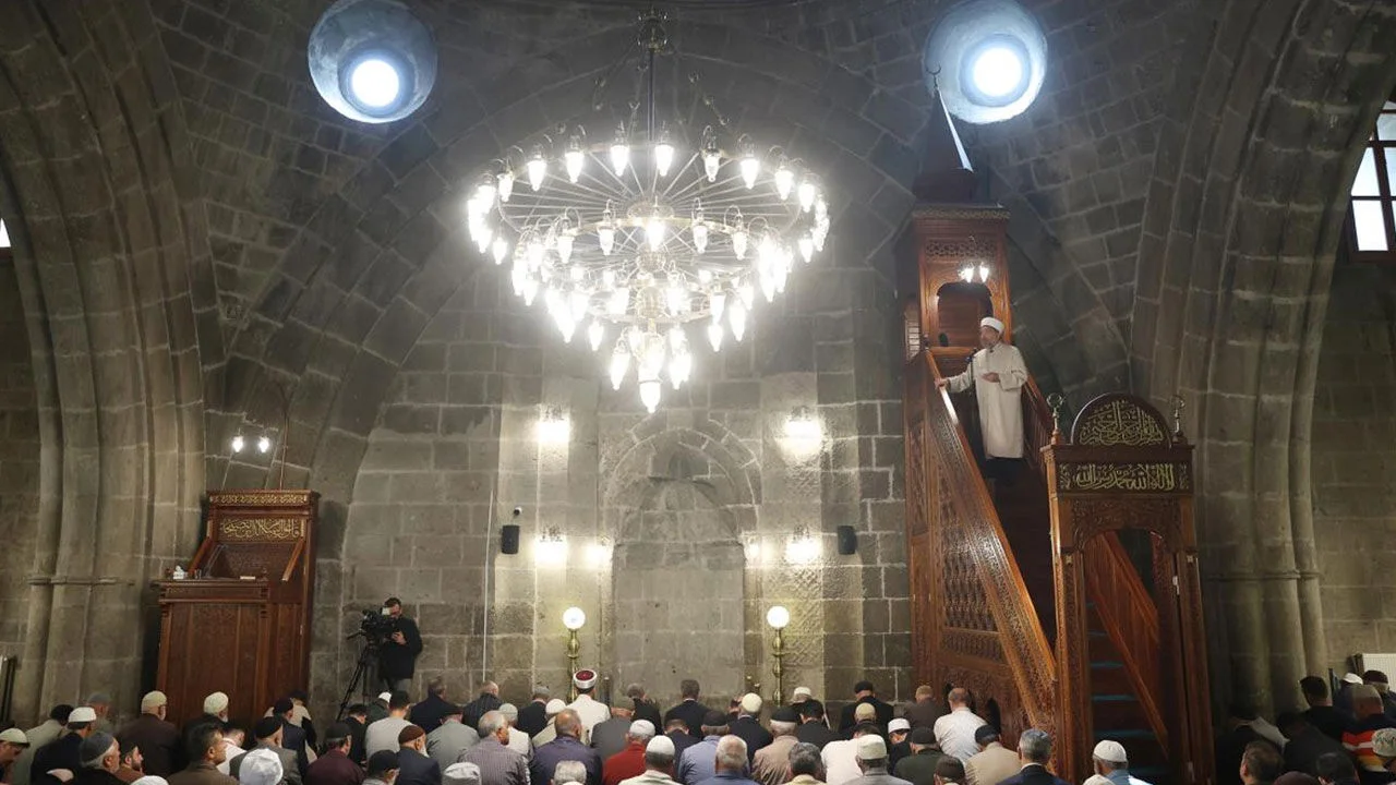 Safi Arpaguş Erzurum Ulu Cami Hutbesi